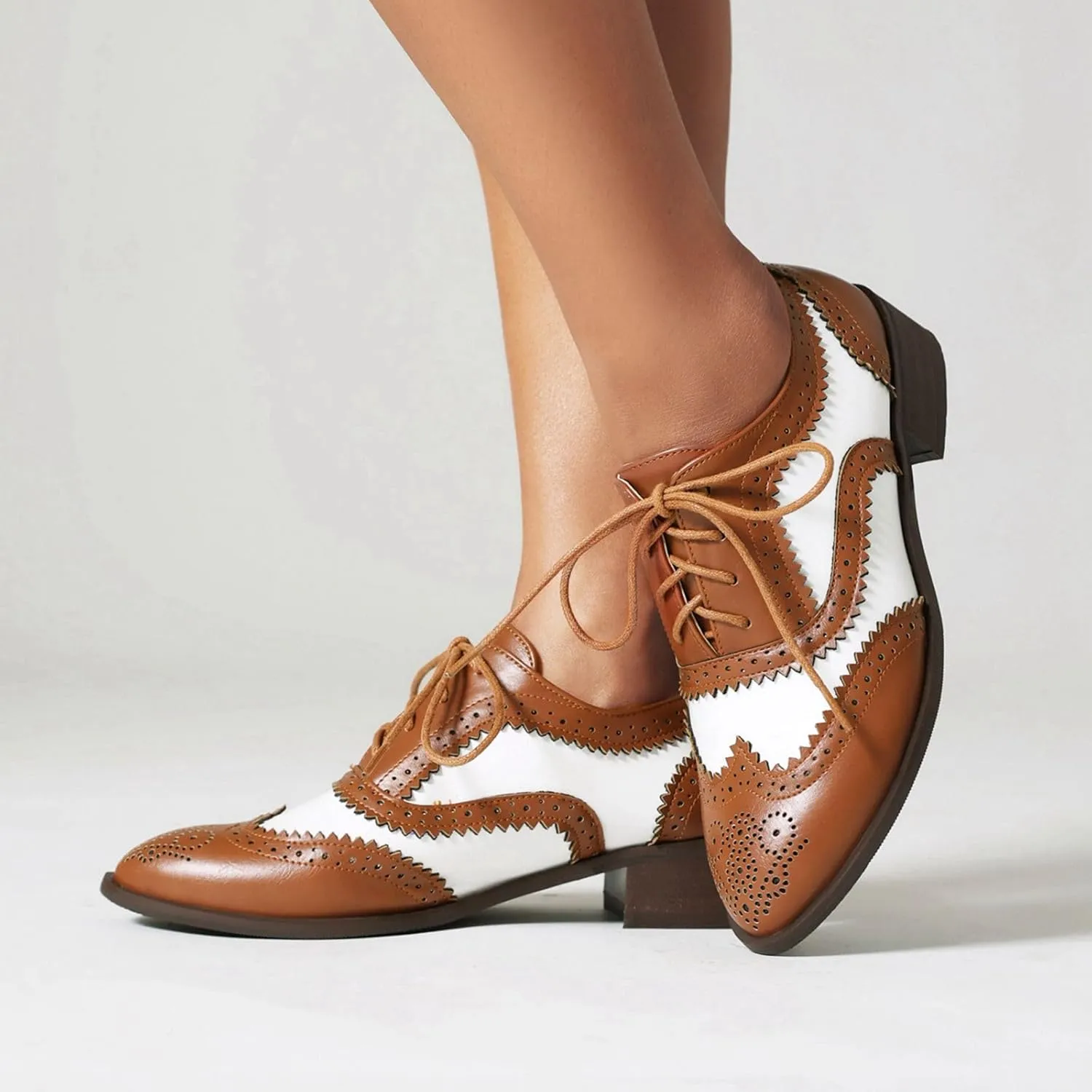 Womens Wingtip Oxford Brogue Shoes Lace up Pointed Toe Chunky Low Heel Pumps Casual Comfortable Party Dress Shoes