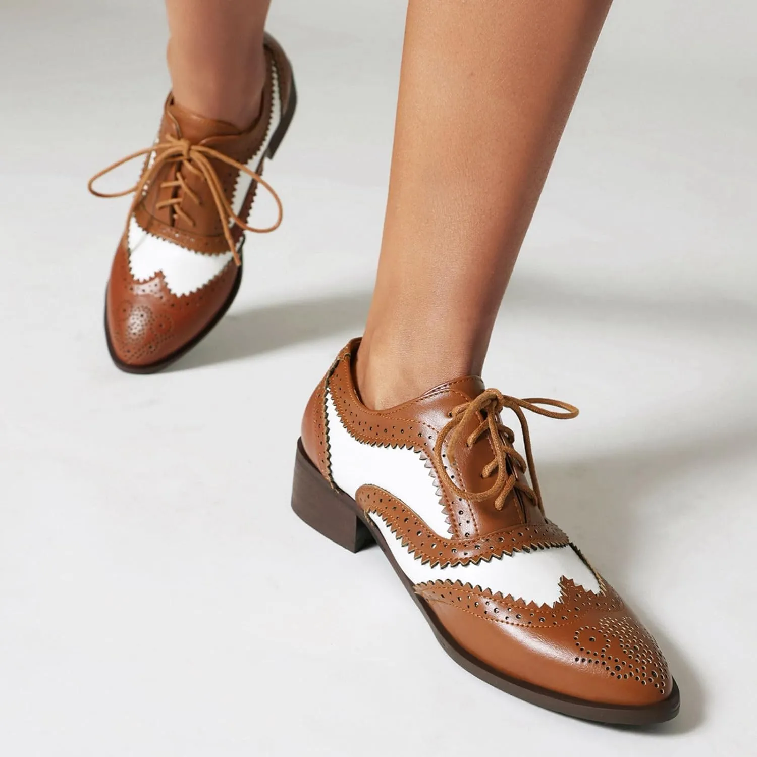 Womens Wingtip Oxford Brogue Shoes Lace up Pointed Toe Chunky Low Heel Pumps Casual Comfortable Party Dress Shoes